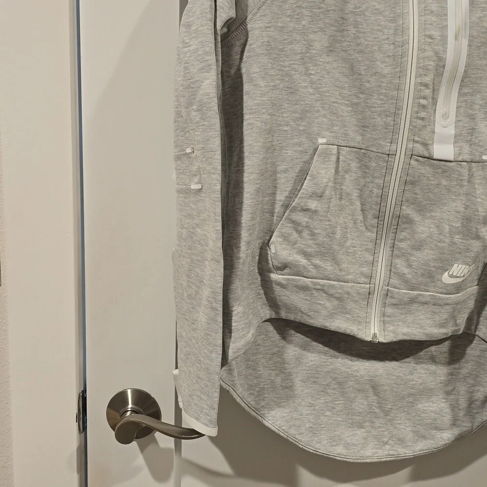 🔥🔥Nike Fleece Moto Cape/ The original release RARE Size Small‎